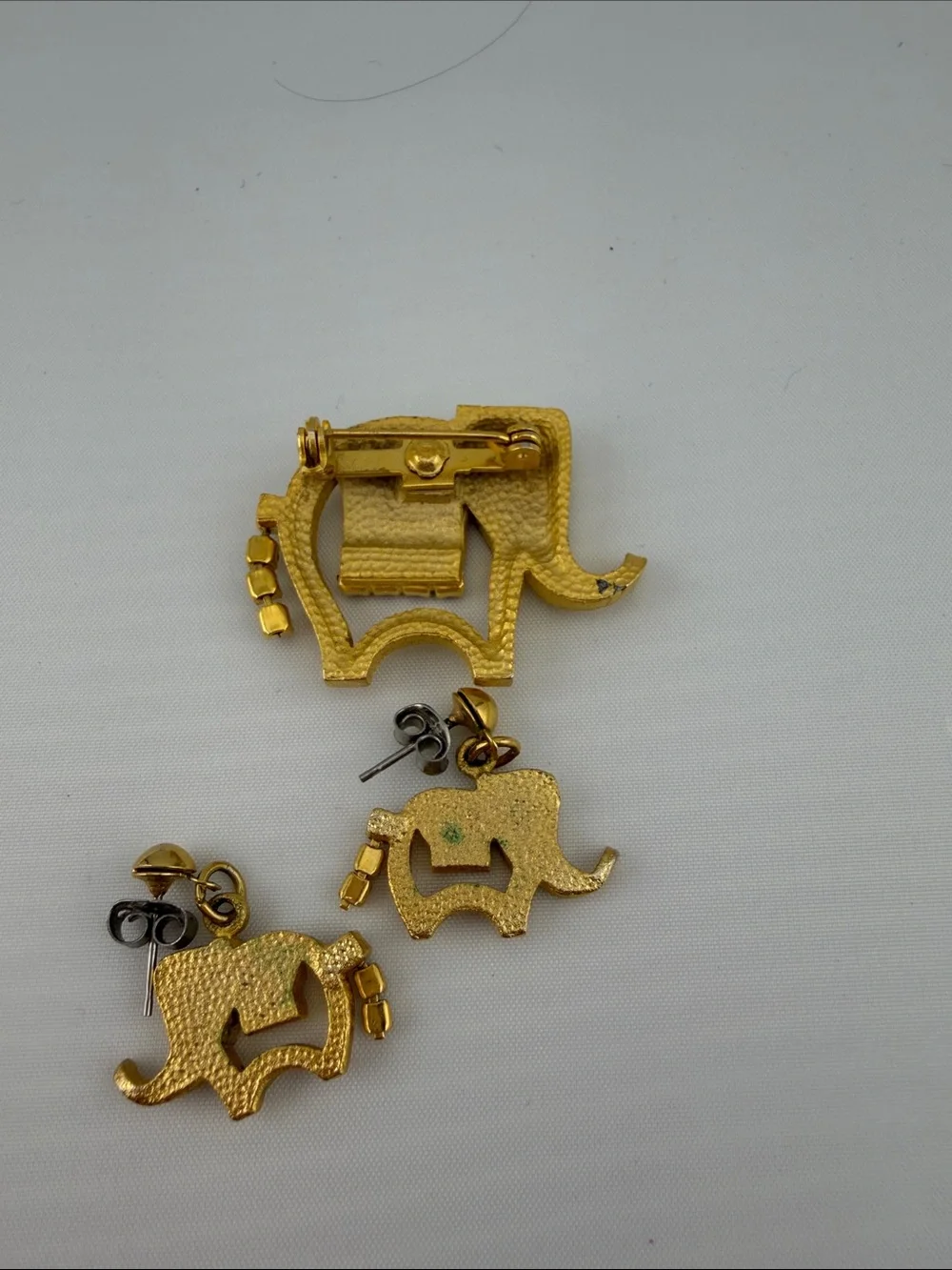 Vintage Gold ToneElephant Jewelry Set — Rhinestone Accent Earrings + Brooch